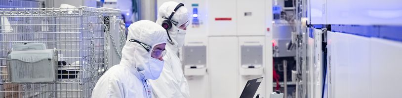 Intel by rád vyráběl čipy pro AMD, Nvidii, Qualcomm či Apple