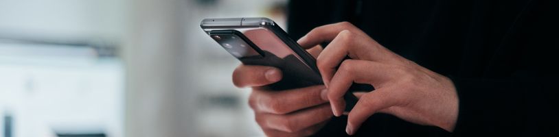 Canalys: Globální dodávky smartphonů nejnižší za deset let