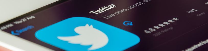 Lidé se snaží prodat iPhony s původní Twitter ikonou za šílené ceny